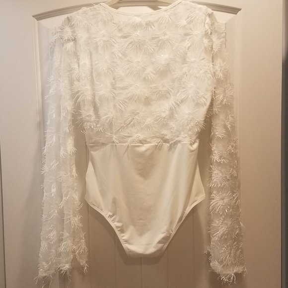 Boutique White Floral Bodysuit With Sheer Sleeves NWOT Size Small 1day SALE! - Picture 7 of 8